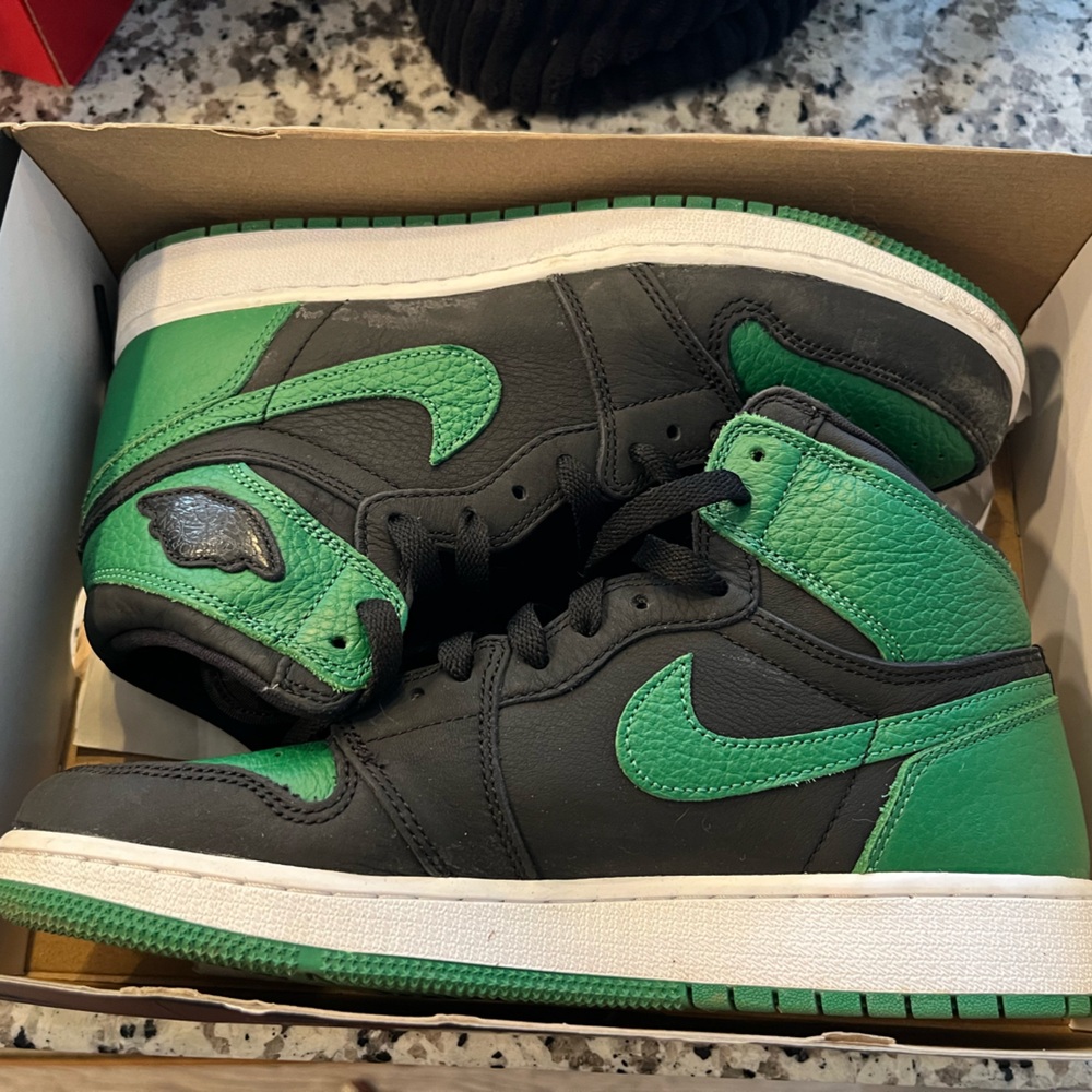 Nike Jordan 1 High “Pine Green Black” Size Youth 6.5/Wmns 8